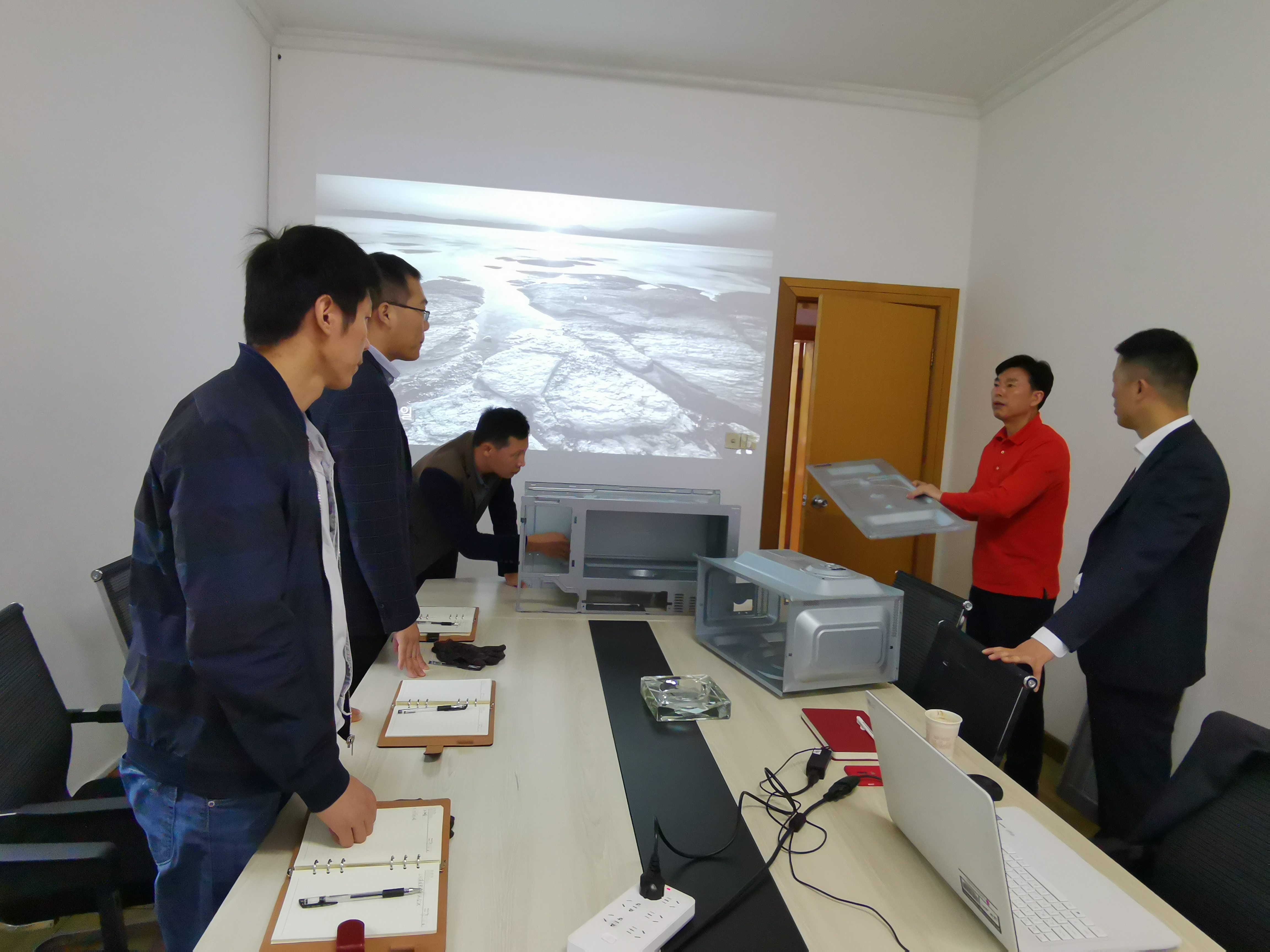 安嘉研發總工與韓國客戶探討方案