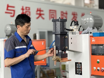 安嘉第一屆裝配技能競(jìng)賽-3 安嘉第一屆裝配技能競(jìng)賽-3