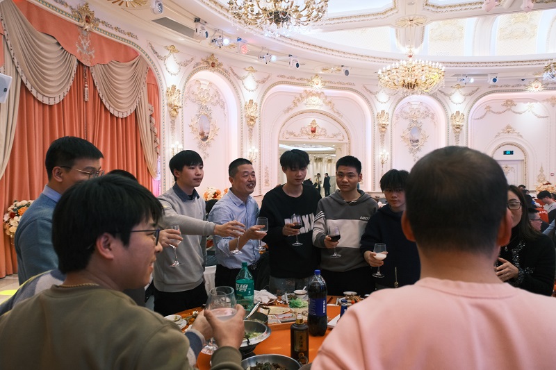 安嘉2025年年會(huì)敬酒-3 安嘉2025年年會(huì)敬酒-3